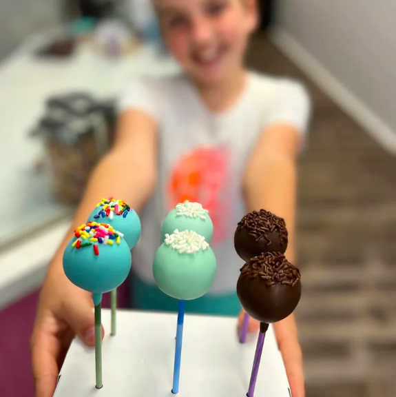 Amy’s Cake Pop Shop and Boozy Bites has space available for January classes! From Amy’s Basic Cake Pop Class to her “Adult and Me” Cake Pop Class to her partnership with St. Louis Cheeseboards,, there’s something for everyone. 🍡

Sign up ➡️ amyscakepopshop.com/events.
