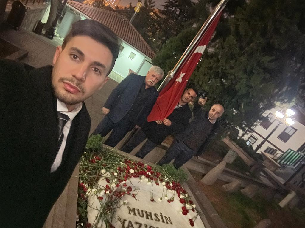 nihatkomu1's tweet photo. An itibariyle Şehitebedi genel başkanının kabri başındayız https://t.co/tIUhYLgTXA