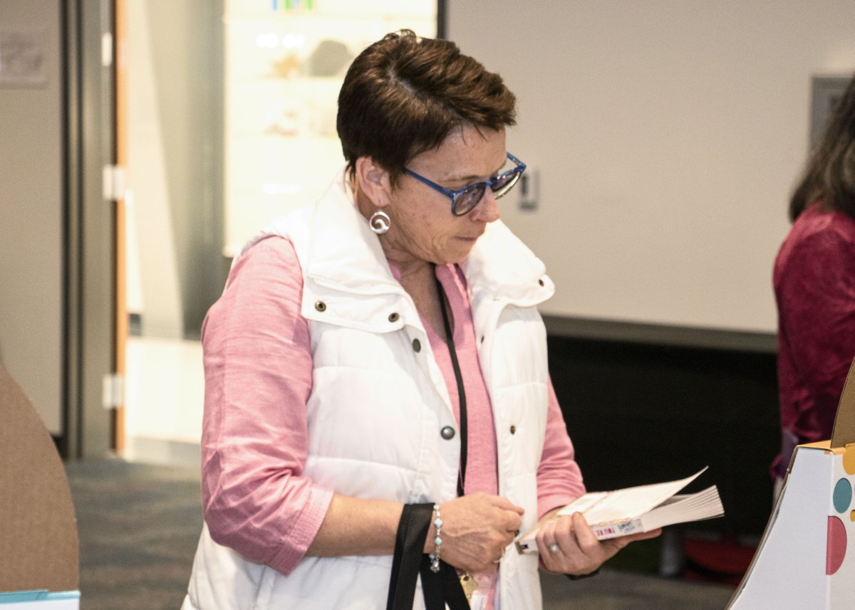 OnslowSchools's tweet photo. Yesterday, teachers and families had the opportunity to explore middle school ELA curriculum options for adoption next school year. Staff and parents were asked to give feedback on each option based on alignment with standards, text quality, reading and writing instruction, etc. https://t.co/e6n9wbC9ui