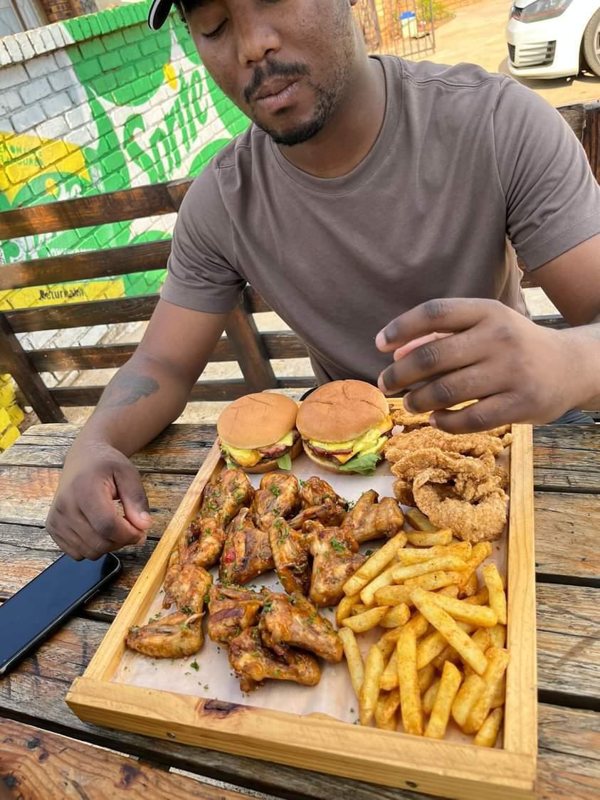 TheburgeryardZA's tweet image. 2154 Douglas montseng drive vosloorus 📍