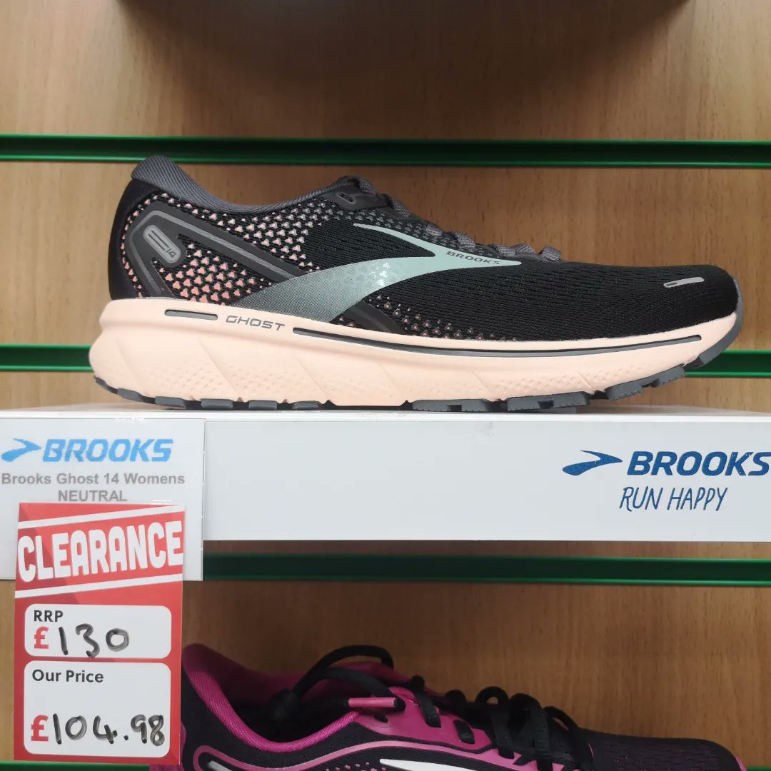 MotiLlanelli's tweet photo. New year Reductions that aren't just for January! 😉 😍 🏃

We've reduced a large selection of models from some of our top brands!

Kick off your new year miles in style with some snazzy new shoes!

We also offer a FREE gait analysis service with every shoe purchase https://t.co/Famq0XgMwu