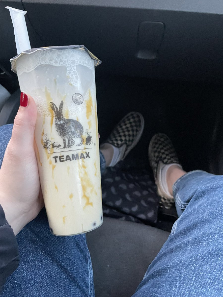 Abschluss zum Shoppen 😋😋
Den Drink darf ne Kleingeldfotze übernehmen mit 5,50€.
Den Rest darf die nächste Melksau abdrücken mit 110€. 😉