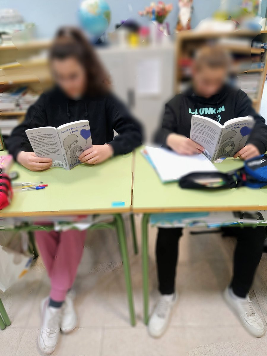 VaqueroInma's tweet photo. Leer se convierte en pasión, cuando nadie nos obliga y, buscamos cualquier momento del día para hacerlo ...  incluso en el recreo 💜 https://t.co/PyRQ0hAJMW