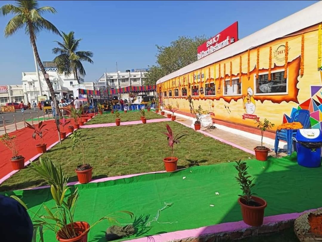 @RailMinIndia @EastCoastRail @DRMSambalpur @DRMKhurdaRoad @serailwaykol @SCRailwayIndia The rail coach restaurant was opened today by DRM Shri Anup Satpathy.The innovative idea by the Divn to provide premium experience to rail commuters by utilising an old unserviceable AC coach.