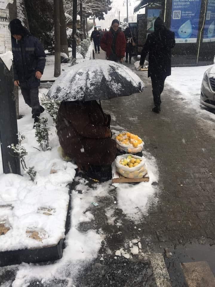 JalilzadeManaf's tweet photo. Azerbaijan 2023/The citizens of the country that earns billions from oil and gas live in hunger and poverty.Fake human rights organizations do not see this dire situation in Aze🇦🇿.Because they were blinded by the millions of bribes given by Terrorist #Aliyev 
where is the justice https://t.co/KQ79rKcaEo