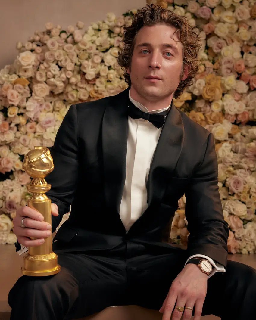 cinemaland's tweet photo. GOLDEN GLOBES WINNER JEREMY ALLEN WHITE SUONA COSÌ BENE #GoldenGlobes https://t.co/9pCLoF5B4x
