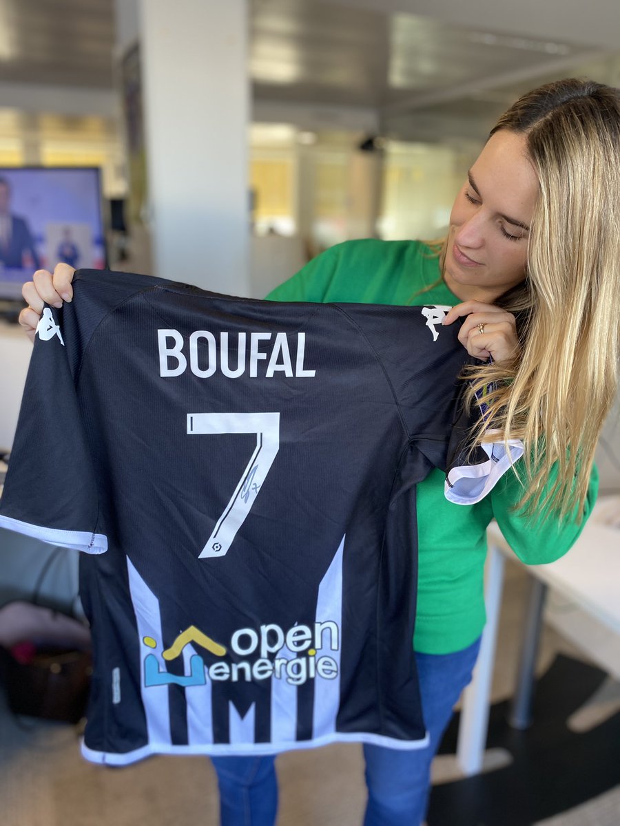 🎁CADEAU DU JOUR 🎁

<a href="/AngersSCO/">Angers SCO</a> se déplace au Parc des Princes ce soir pour affronter le <a href="/PSG_inside/">Paris Saint-Germain</a> ! 

L’occasion de vous faire gagner le maillot dédicacé de Sofiane Boufal 🤩

RT + follow <a href="/lequipedegreg/">L'ÉQUIPE de Greg</a> et <a href="/AngersSCO/">Angers SCO</a>

#EDG