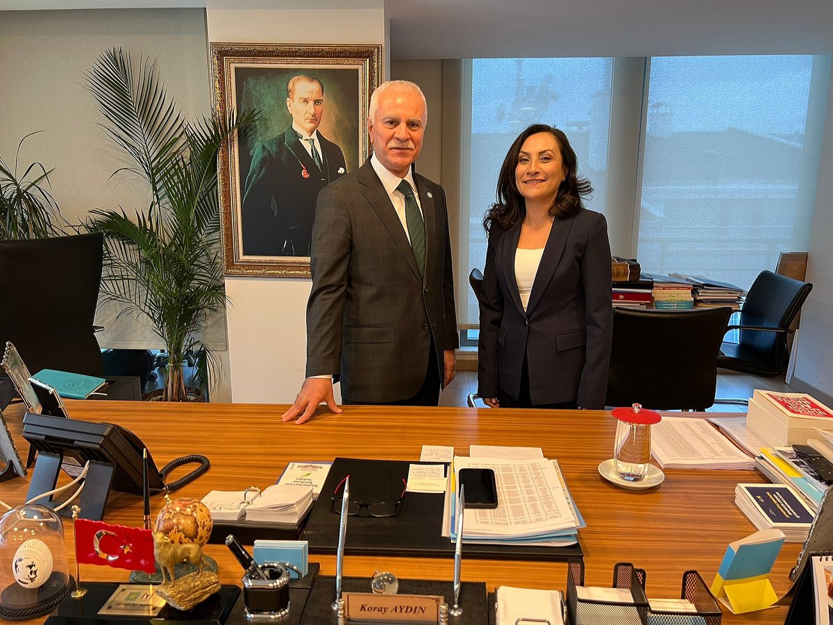 korayaydintr's tweet photo. İYİ Parti Ankara il delegesi ve eski Çankaya ilçe teşkilat başkanı Sinan Çevik Bey,
il delegesi Elif Ceylan Güven Hanımefendi ve ABB Meclis Üyesi @keremerdem06 Bey ile Genel Merkezimizde görüştük; gündemi değerlendirdik.
Parolamız;
#AnkaraİYİolacak
#TürkiyeİYİolacak
#AzKaldı https://t.co/W9wo9RS1gz