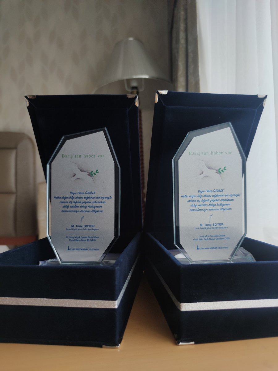 Uyuşturucu baronu Zindaşti ve Burhan Kuzu ilişkisini ortaya koyan haberlerim iki yıl üst üste Barış Selçuk Gazetecilik Ödülü ile ödüllendirildi. Ödüllerimi törenle aldım. Kuzu mezarda. Zindaşti memleketinde okul açılışlarına katılıyor. Susurluk'tan bu yana değişen bir şey yok...