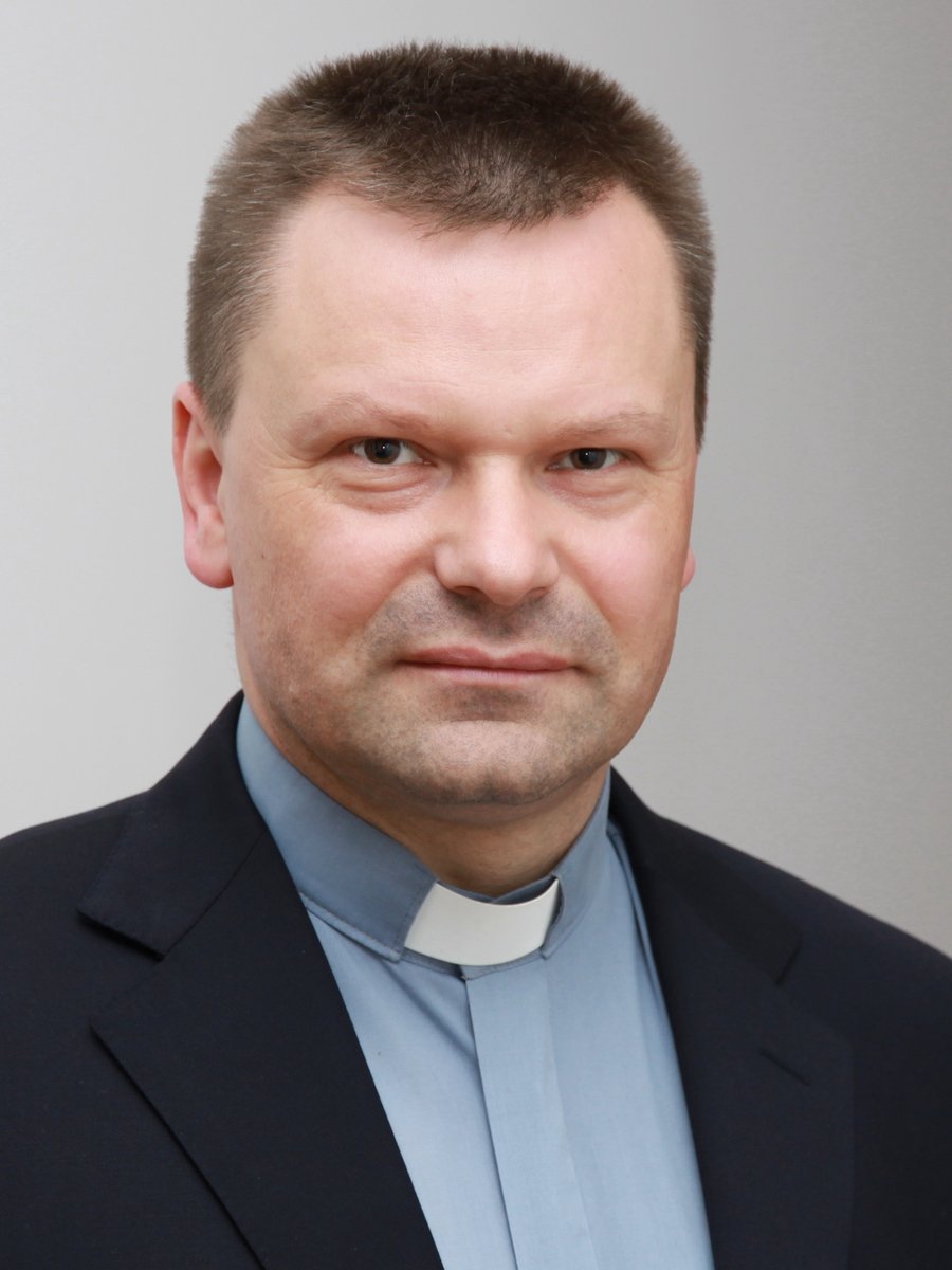 werbisci's tweet photo. Ojciec Sylwester Grabowski SVD został decyzją Rady Generalnej mianowany prowincjałem Polskiej Prowincji SVD na kolejną kadencję 2023-2026.
Serdecznie gratulujemy i życzymy wielu łask Ducha Świętego! https://t.co/FhOjPjYPeY