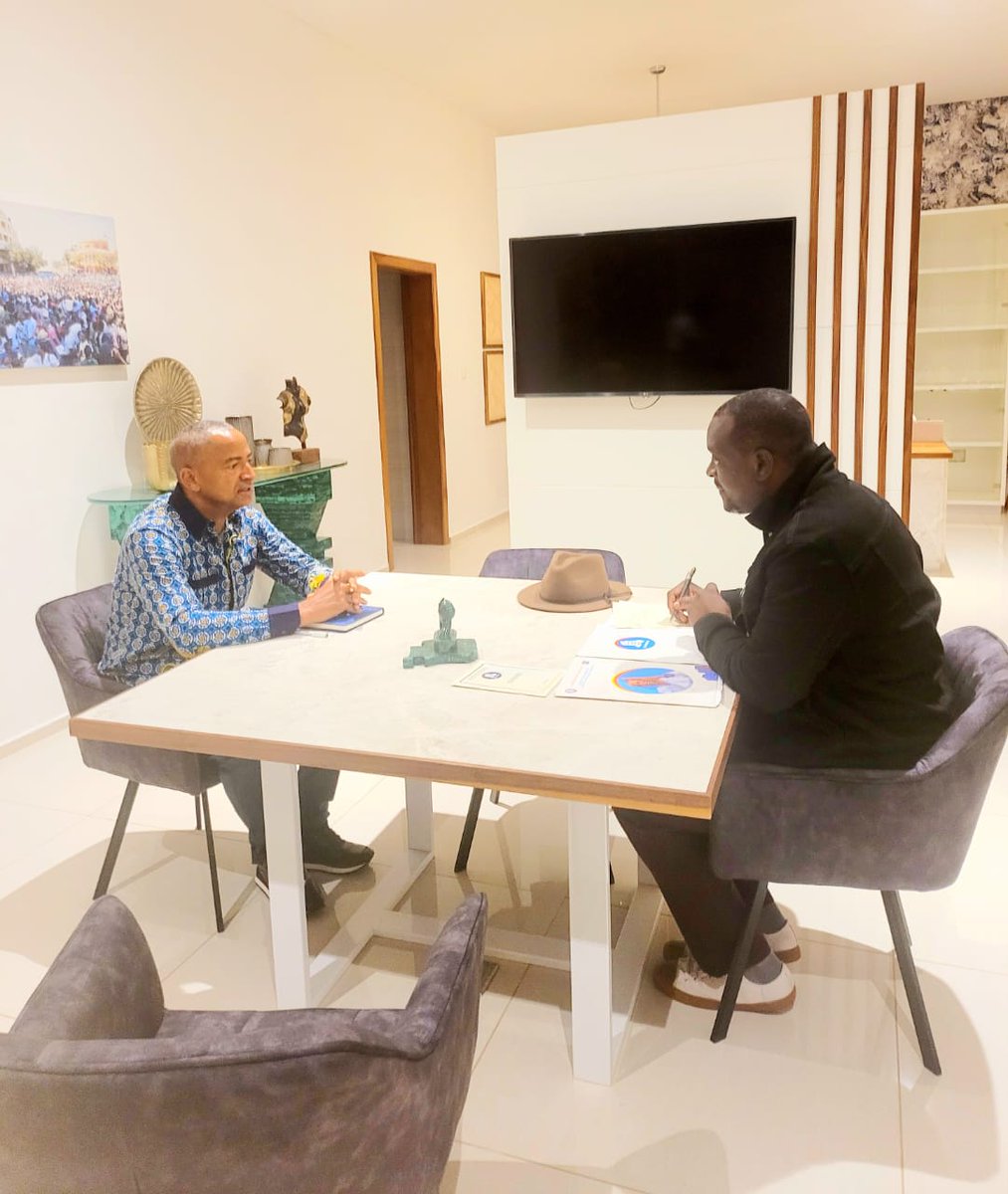 Gaston_Ndjulu's tweet image. #Lubumbashi : le président @moise_katumbi poursuit avec une enième séance de travail avec Coordonateur national de la #JER, @FullNdala ce mercredi 11 Janvier 2023 au siège du parti @Ensemble_MK. L'heure est à la mobilisation des toutes les forces vives du parti. On s'y met 🤝🇨🇩