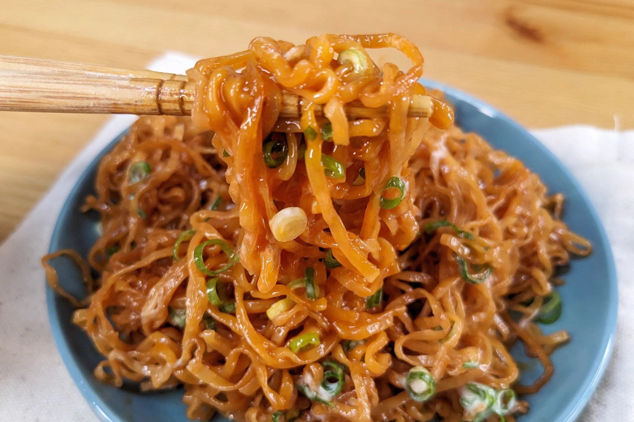 やばい。美味しそう。悪魔の焼きチキンラーメン油そば。