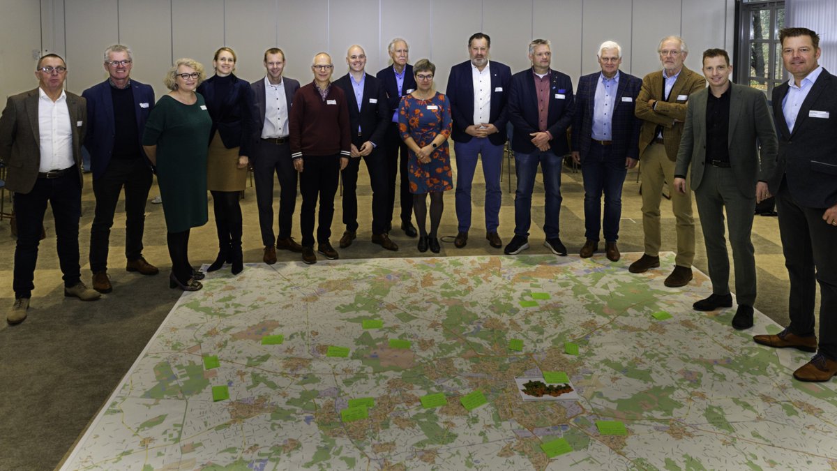 Tijdens de #Omgevingsdag op 21 december jl organiseerden we het #ontwikkelatelier 'Aan de slag in het landelijk gebied'. Het landelijk gebied is een belangrijk thema, een onderwerp dat nog echt een puzzel is. Lees het sfeerverslag.
metropoolregioeindhoven.nl/actueel/ons-ni… #samenwerken