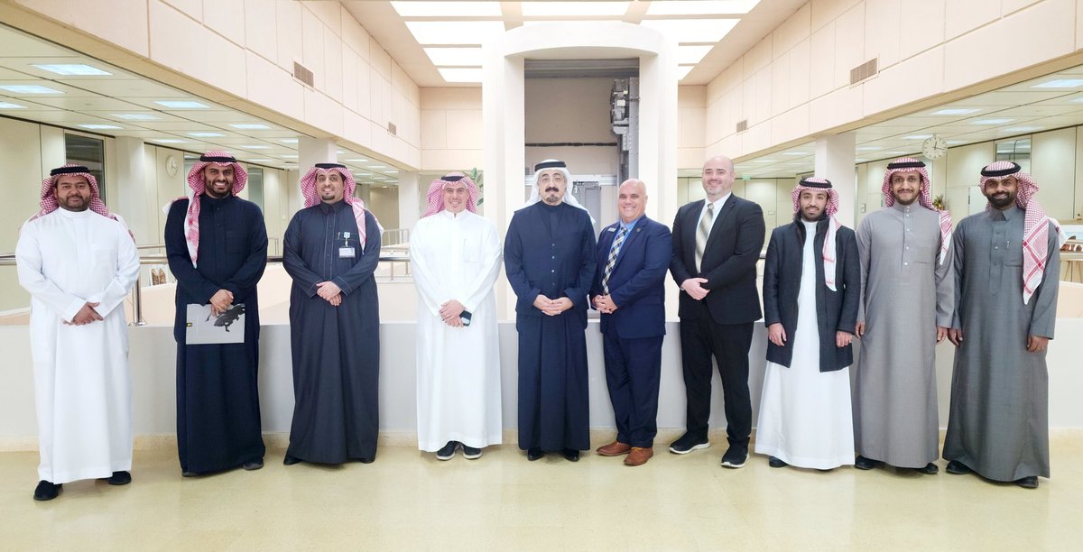 استقبلت كلية السياحة والاثار ممثلةً بقسم الإدارة السياحية والفندقية بـ @_ksu سعادة د. مانويل ريفيرا مساعد العميد بكلية روزن لإدارة للضيافة بجامعة وسط فلوريدا لبحث سبل التعاون بين الكلية و <a href="/d_thm_ksu/">قسم الإدارة السياحية والفندقية</a>.