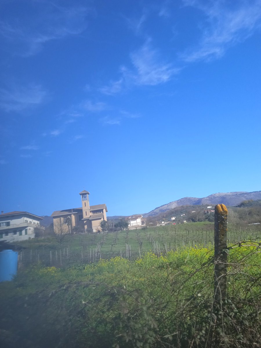 lucananni1010's tweet image. #Buongiorno dalle chiesette della #ciociaria in bici #Morolo #Paliano 125 km al sole ☀️☀️☀️☀️🚴🚴