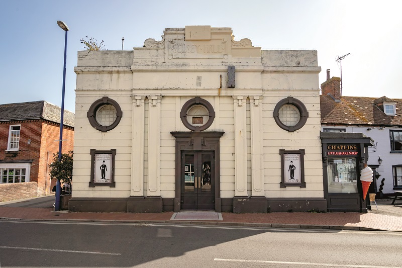 Lights, camera, action! The historic Selsey Pavilion is definitely one of our #HeritageTreasures. @HeritageFundUK

We’ve awarded a #TransformingPlaces grant to help this much-loved gem find its sparkle again as a community theatre, cinema & live entertainment venue. ✨️ 📽 🎭