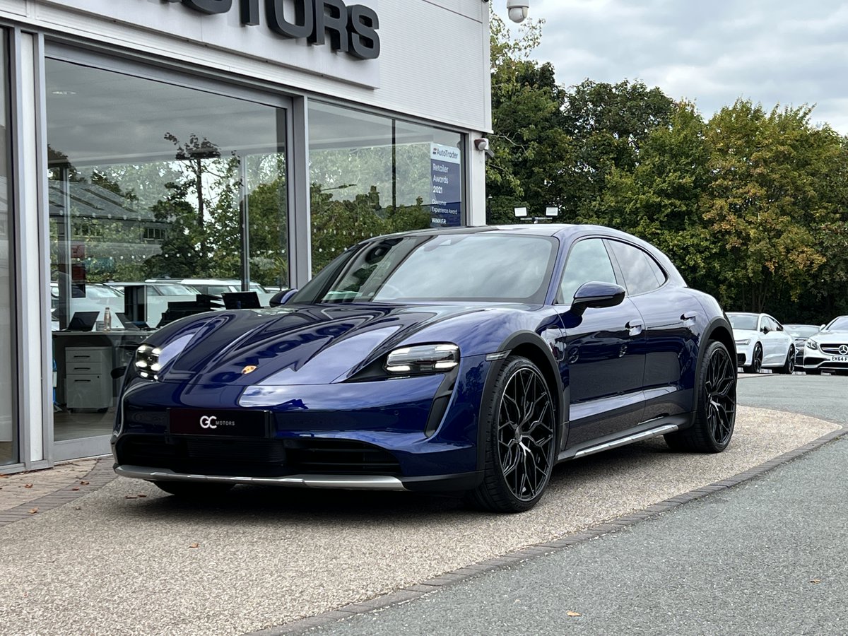 GCMotors's tweet photo. New into stock Porsche Taycan Performance Plus😜

https://t.co/UjYDqMM8y6

£98,490
Mileage: 5,439

- Panoramic Roof
- Air Suspension with PASM (Porsche Active Suspension Management
- Finished in Gentian Blue Metallic Paint with Chalk Leather Interior

#Porsche #Harrogate https://t.co/AoODaQgMPv