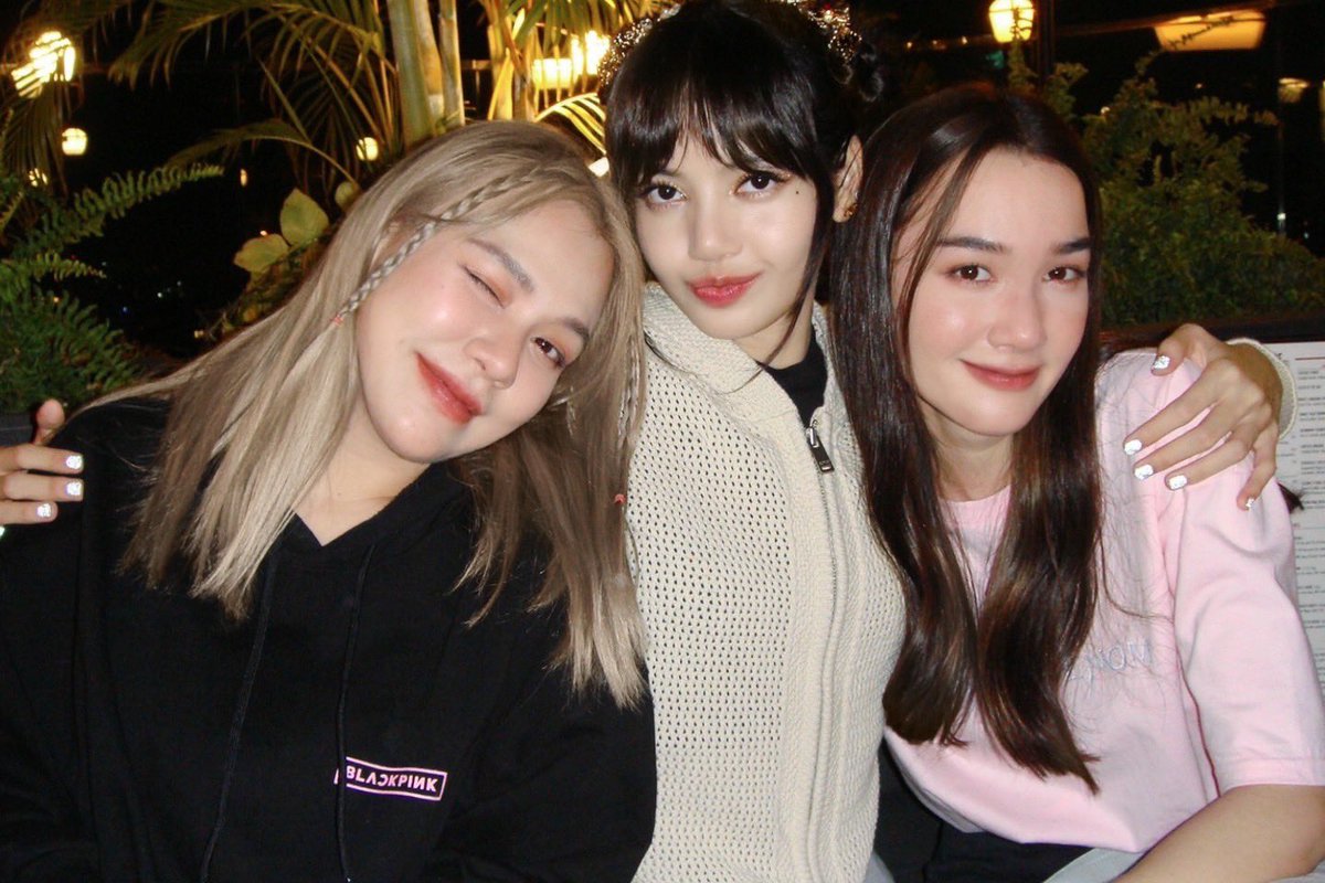 RealDianaflipo's tweet photo. ประเดิมกล้องใหม่น้องน้อย📸 ออกแนว y2kหน่อยๆ ชอบๆ🥰คลาสสิคมากเลยค่ะ https://t.co/2lREdpT4jo