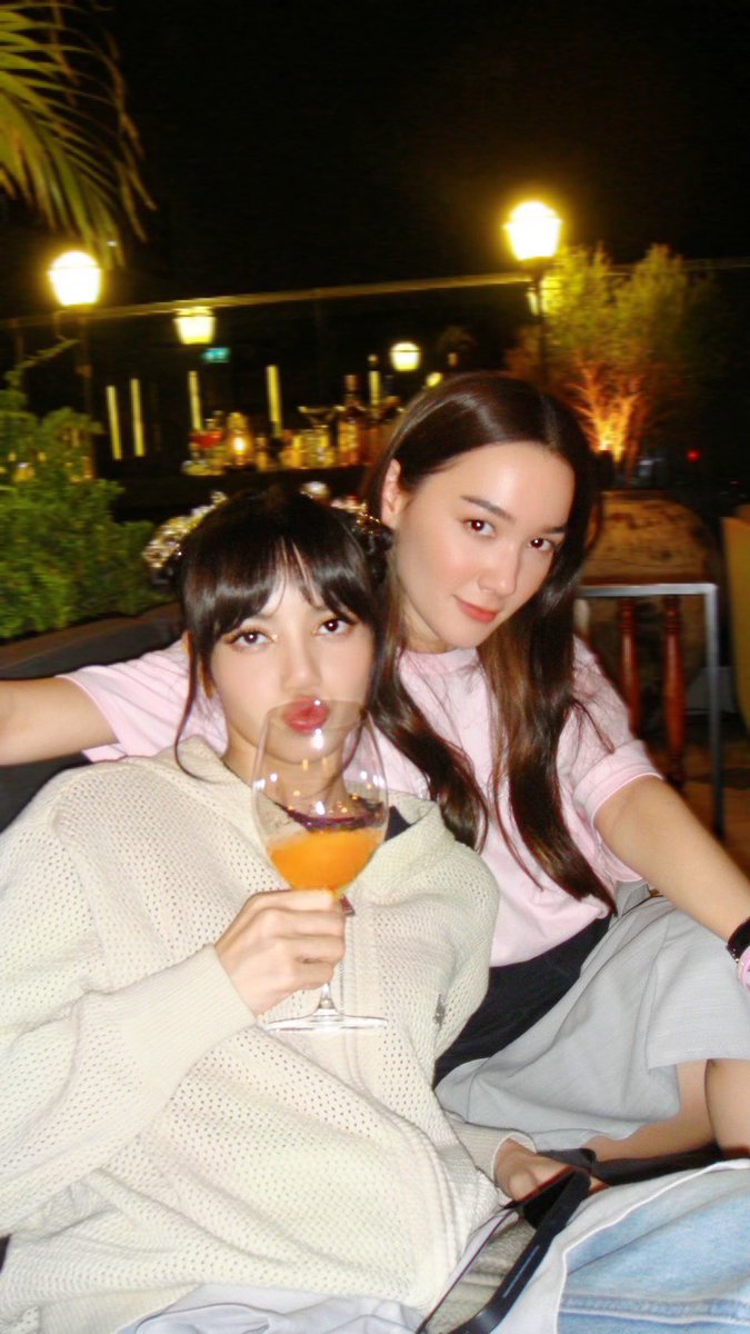RealDianaflipo's tweet photo. ประเดิมกล้องใหม่น้องน้อย📸 ออกแนว y2kหน่อยๆ ชอบๆ🥰คลาสสิคมากเลยค่ะ https://t.co/2lREdpT4jo