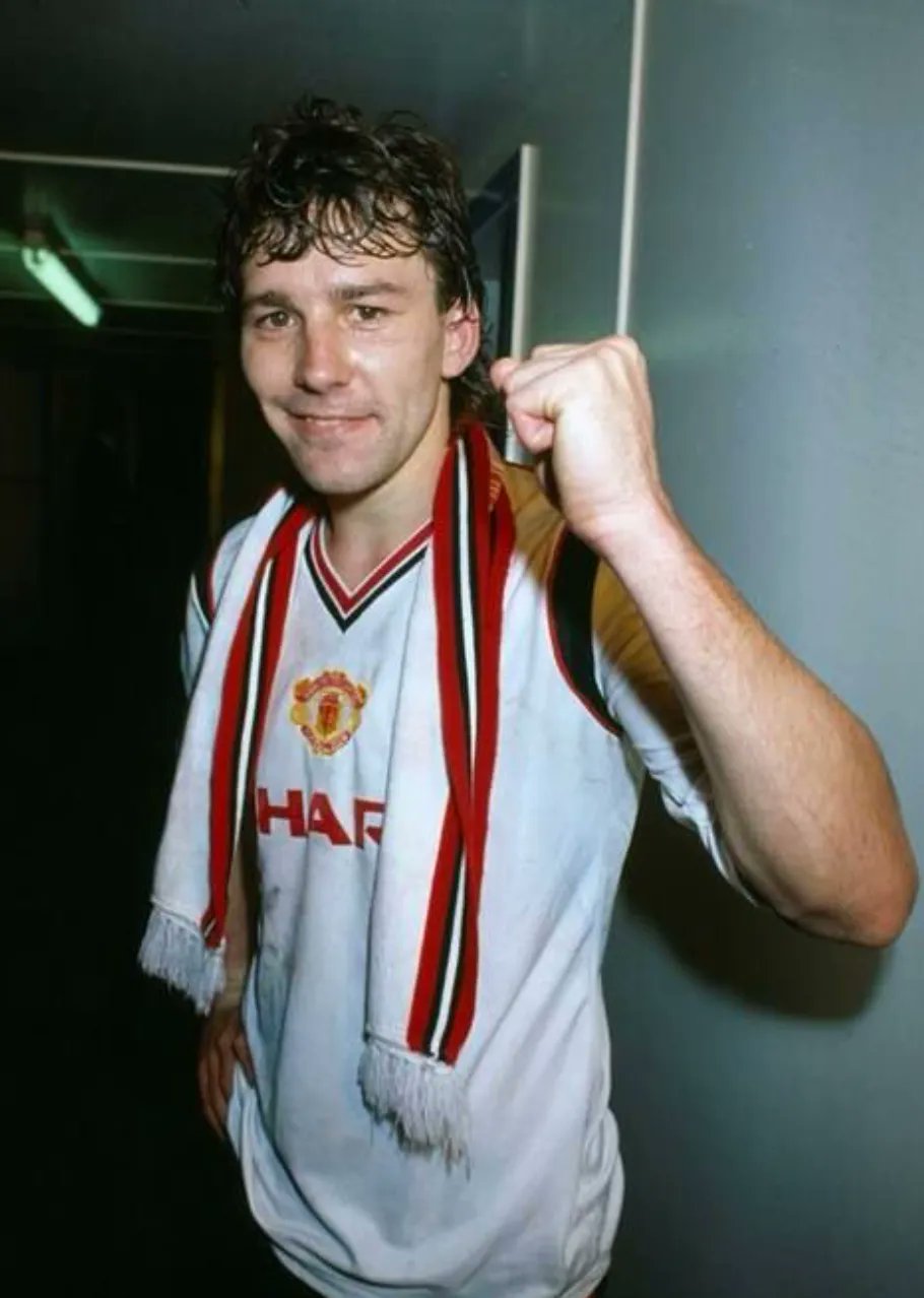 Happy 66th birthday to the legendary Bryan Robson   