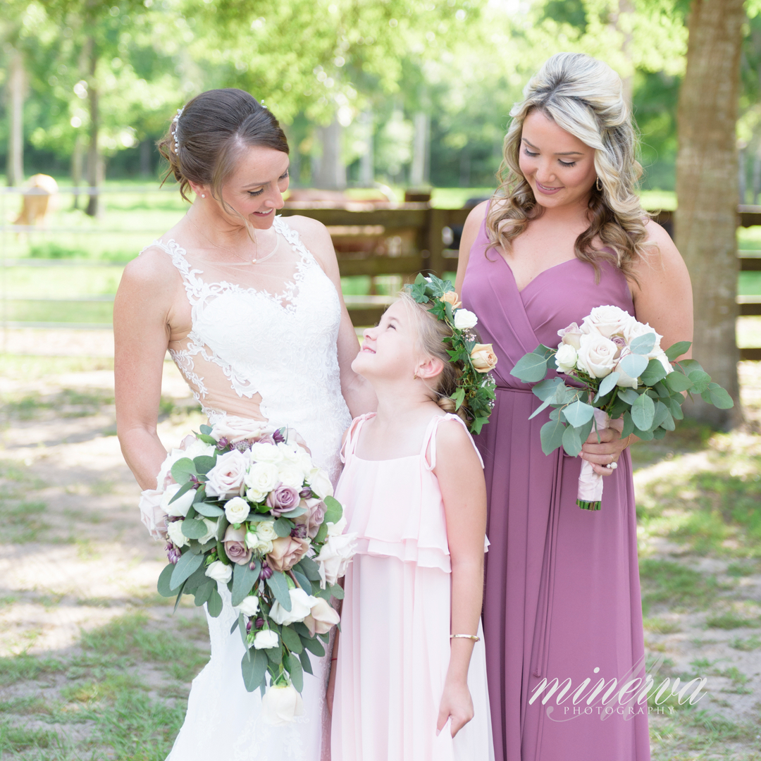 MinervaPhoto's tweet image. Keeping that bridal party nice and simple! Also, I love this color palette! 
.
Photographer: @minervaphotography | Venue: @cypresscreekfarmhouse | Caterer: @premiereventsorlando | Cake: @sweetmissvs | Florist: @cdcfloral | Makeup &amp;amp; Hair (Bride): @aboutfacedesignteam | Makeup &amp;amp; Ha