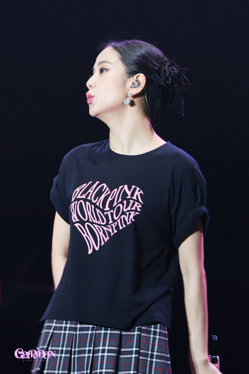 ‏ً (@concertjisoo) on Twitter photo 