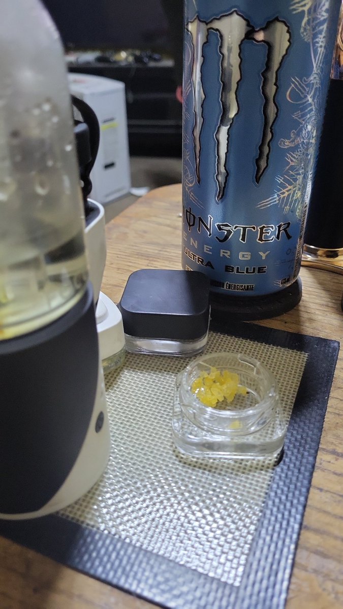 AkuraCrypto's tweet photo. GM #CT and all you grinders out there!
What you smokin on this morning?
My wake-and-bake is "Nevilles Haze Diamonds"
Let's "Get lit, then get IT"
#GLTGI #WakeAndBake #Dabs #NFTs #Crypto https://t.co/en0CaMeflv