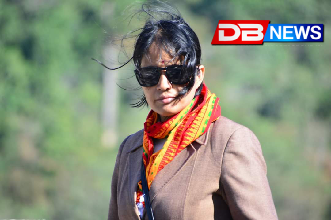 DBNewsAssam's tweet photo. জনপ্ৰিয় ঔপন্যাসিক জুৰি বৰা বৰগোহাঞি 
ঔপন্যাসিকগৰাকীৰ সদ্যপ্ৰকাশিত উপন্যাসখনৰ নাম জানেনে ?
জনাব পাৰে তেওঁৰ আপোনাৰ প্ৰিয় বা পঢ়ি ভাললগা গ্ৰন্থখনৰ নাম
#dbnewsassam #dbnews #Assam #books #juriborahborgohain
#assamesebook #indianliterature https://t.co/dAqHsLD1WV