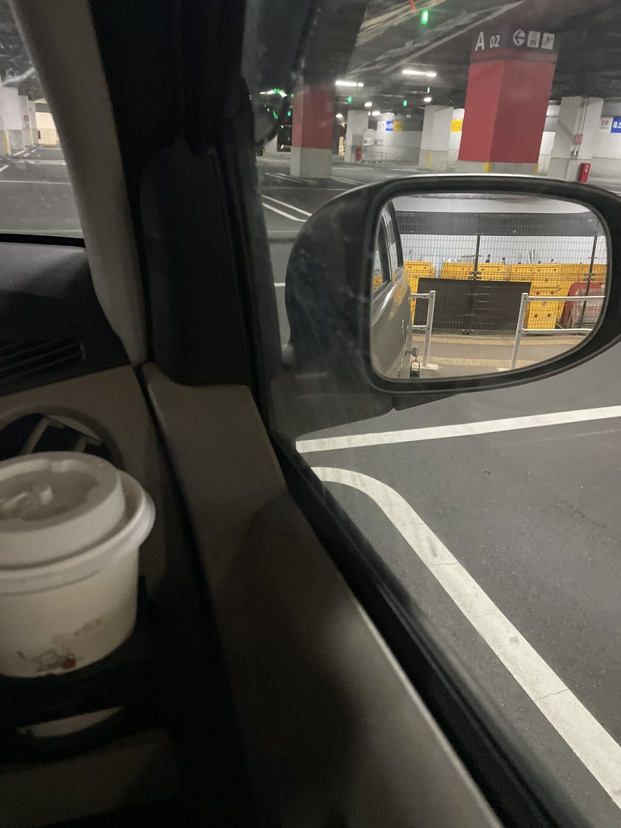 mfEJveGXRDFdCso's tweet photo. クルマに乗って
エンジンかけようとしたら
カギがなくて

結構探したよ… https://t.co/m7oZ3wKMgD