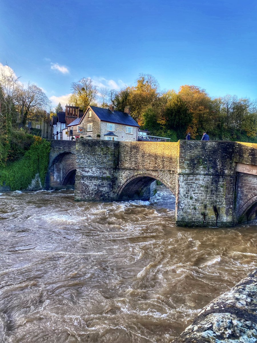 LetsGoLudlow's tweet image. Sending all out thoughts to Shropshire folk under flood warnings today. We’ll be heading down to the river Teme in #Ludlow later on today to check the levels. Try to stay dry ☔️