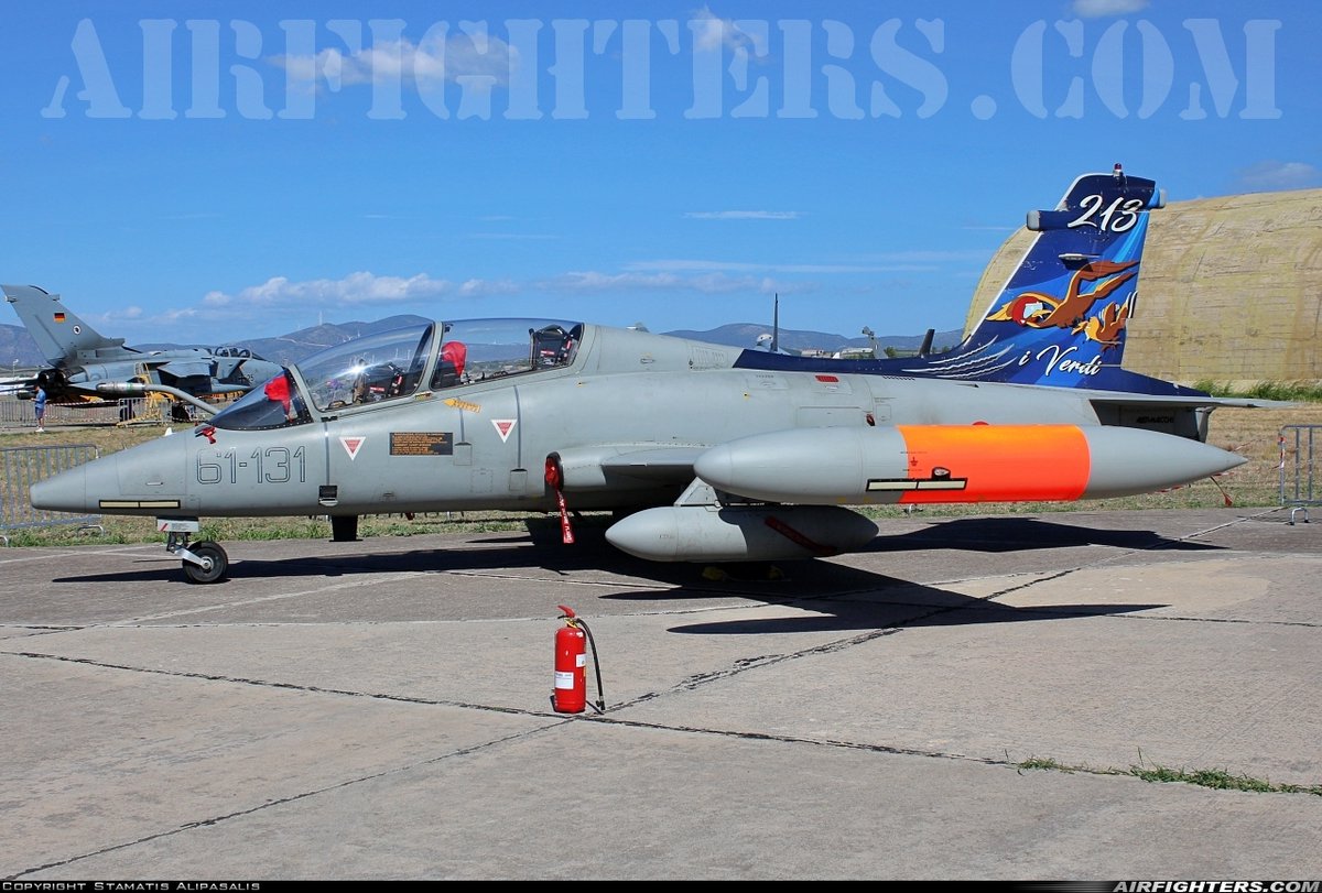 Stam_A337's tweet photo. 🇮🇹Italian Air Force (AMI)
Aermacchi MB-339CD
Reg: MM55065 / 61-131 (cn 6865/195/CD004)
Tanagra AFB, 18/09/2022
#AMI #ItalianAirForce #MB339CD #Aermacchi @ItalianAirForce @ItaMilRadar @Italianspotter1
https://t.co/ydcrCaEKXh https://t.co/lW9y6KmUs2