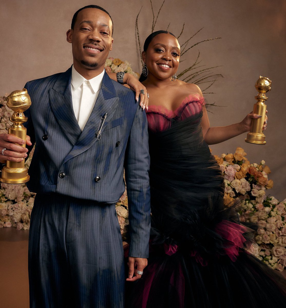 fvmeros's tweet photo. how it started vs how it’s going #goldenglobes https://t.co/52z0gS7FQ1