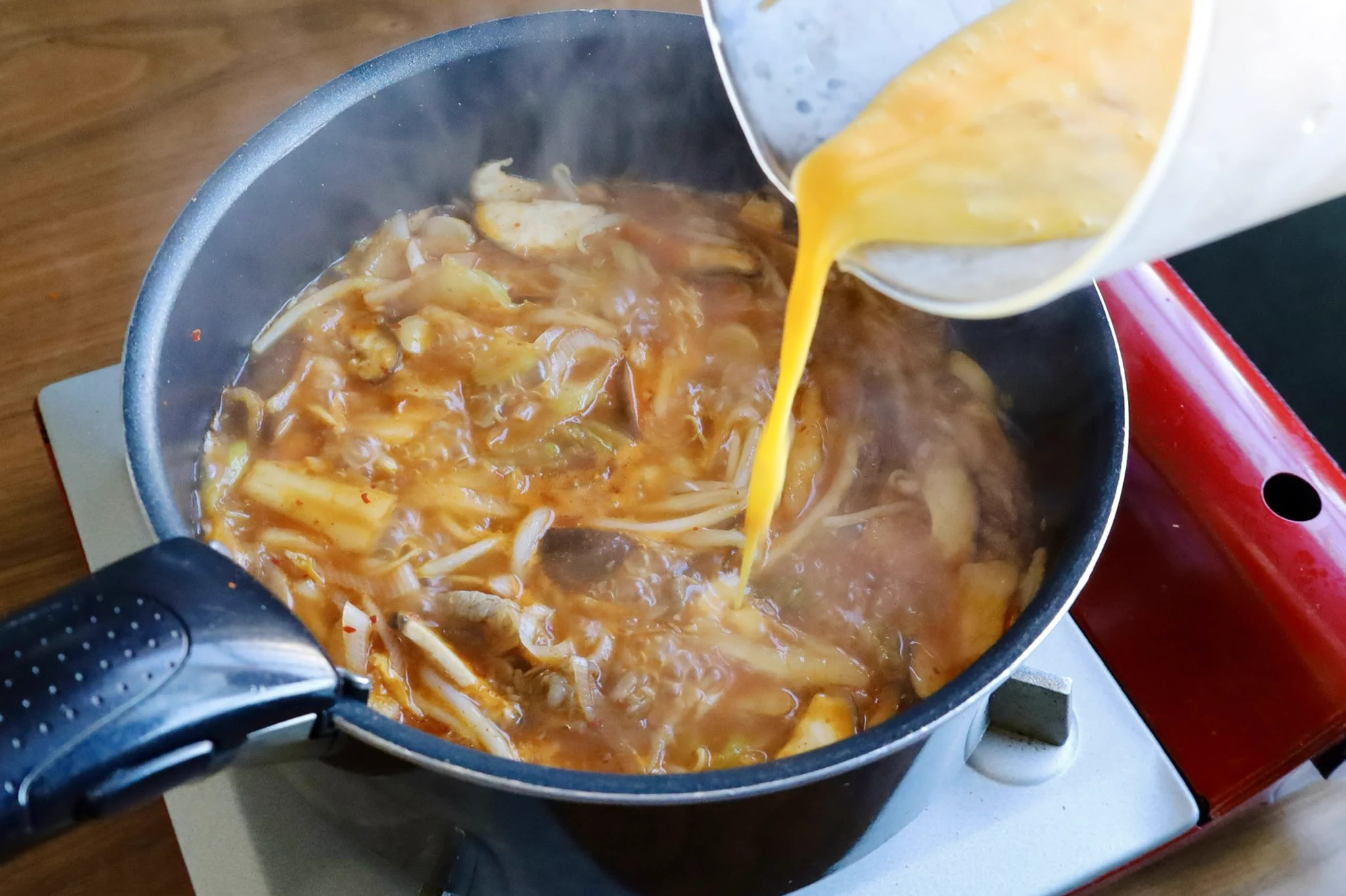 寒い日には『ユッケジャン』が染みわたる！ご飯を入れたら絶品『クッパ』に早変わり♪