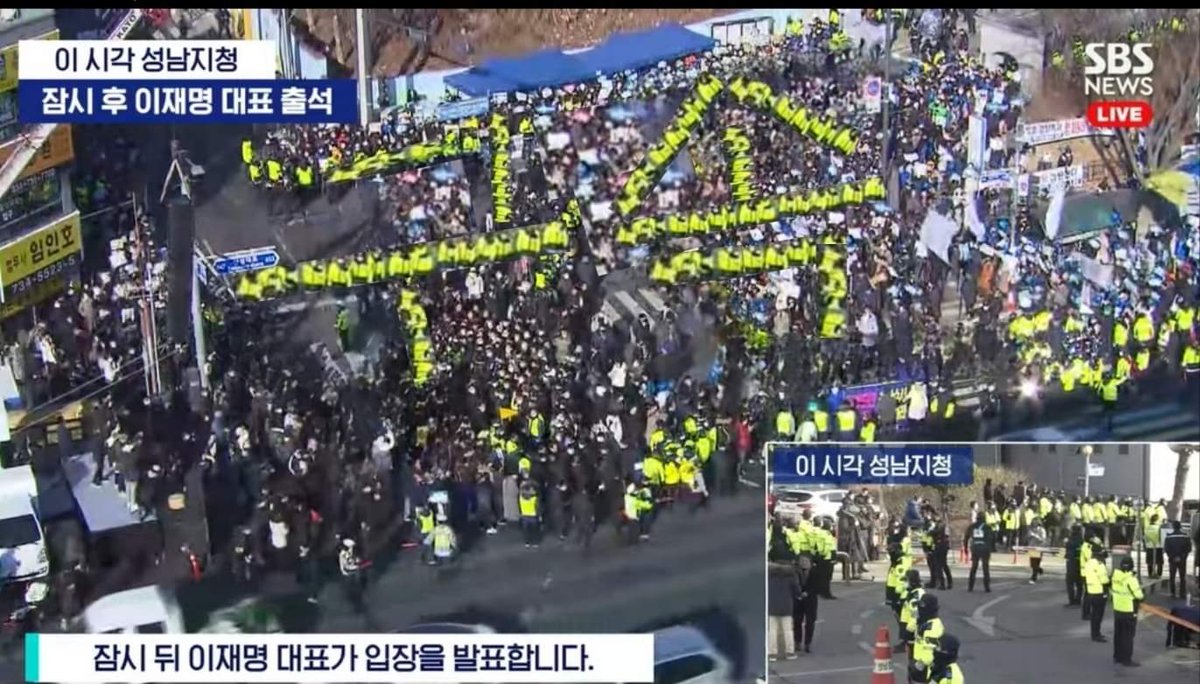 아니 이럴 수가~?
SBS 보도 화면에
경찰이 만든 카드 섹션!!

        구        속
 
이재명 '구속'은 하늘의 뜻인듯,

죄악이 쌓이고 쌓여 하늘을 찌르니
하늘이 노하셨구나!