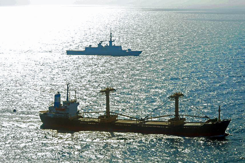 EUNAVFOR's tweet photo. #EUNAVFOR & @CMF_Bahrain strongly recommend & fully support the implementation of BMP5:
👉 #OperationAtalanta JOC monitors the #WIO 24/7;
👉 Get #EUNAVFOR voluntary registration scheme VRS on #MSHOA web: https://t.co/T2nYIDD0vp;
👉 Registration is quick, easy & free of charge. https://t.co/VRWUibPk2r