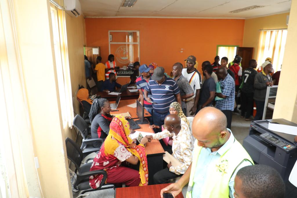SubcountyAdmin's tweet photo. MPAKA IJULIKANE!
It's a date today....between County Fire Officers, Environment Officers, Transport, Infrastructure & Public Works & the employer in the ongoing Physical Verification & Biometric data capture exercise of County employees.
#StaffVerification #ServiceDelivery https://t.co/wPuqDQ97i3