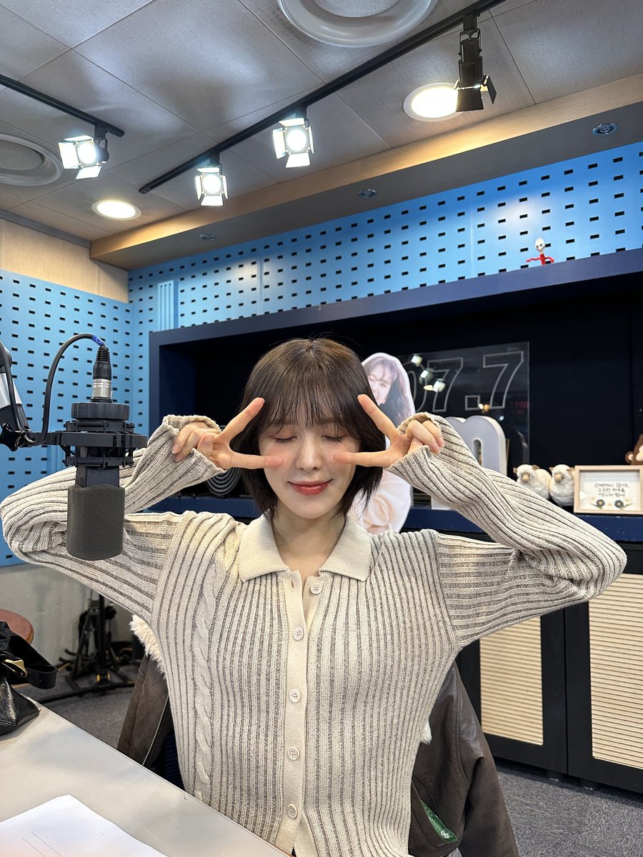 ofRouVel's tweet photo. 따뜻따뜻 노곤노곤
온 몸을 편하게 해주는 영스트리트예요 https://t.co/jAX3rlud9V