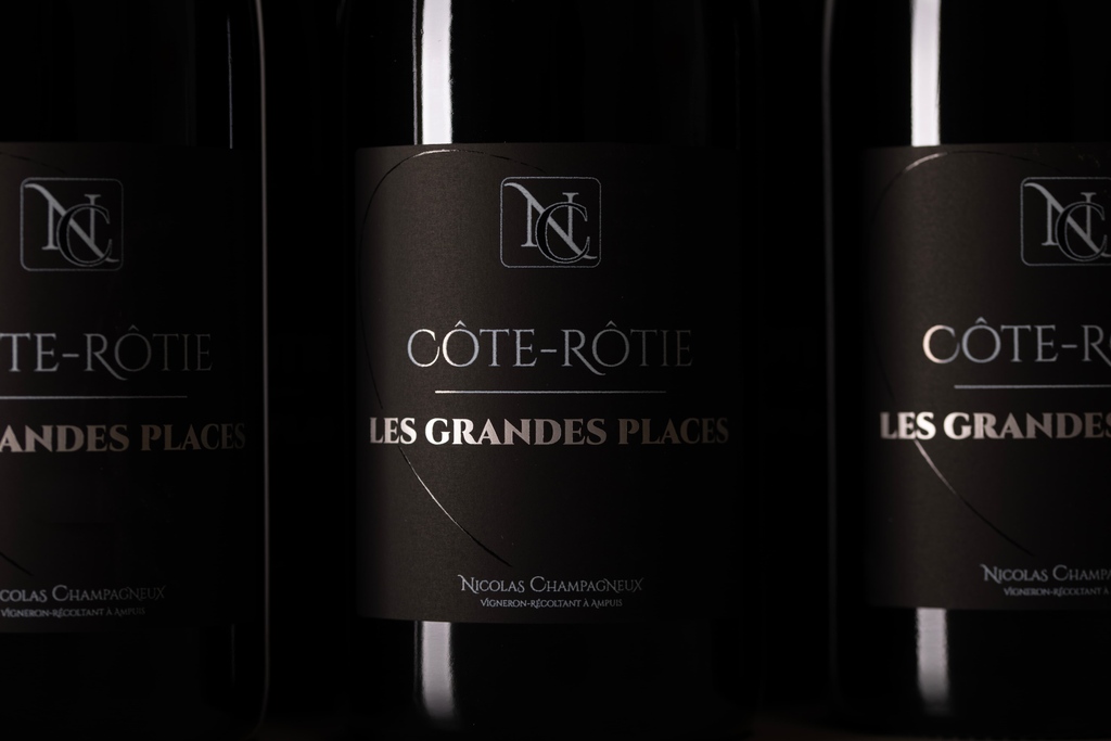 The 2020 vintage proved exceptional in the Northern Rhône. Ideal conditions helped Nicolas Champagneux produce his finest wine to date. Jeb Dunnuck awarded his Grandes Places cuvée 98 points, calling it “utterly brilliant”  

frw.co.uk/wine/cote-roti…