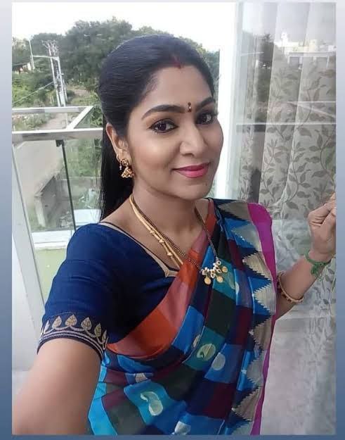 NanthiniMuthu2's tweet photo. @Actressrasigan4  iva name enna https://t.co/uayqlD4dha