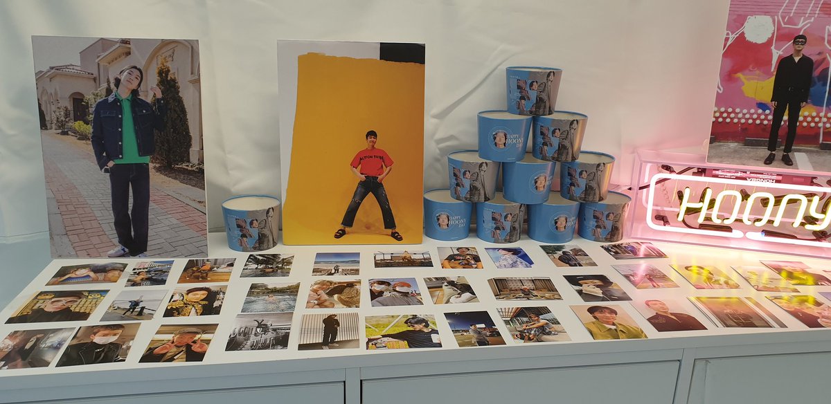 4umKcbaI5770ekY's tweet photo. 후니의 생일을 진심으로 축하해요 🎉🎉
카페 삡에서의  즐거움이  더해져  올 한해도  잘 보낼수
있을거 같애요
너무 예쁘게 꾸며 놓으셔서 머무는 시간동안 행복했어요
이벤트 해주신
@chapter920111 님
감사합니다

#매일_더_새로워져_훈이_모든_게_말야

#HAPPYHOONYDAY #이승훈 #HOONY https://t.co/SIwTiWYsKb