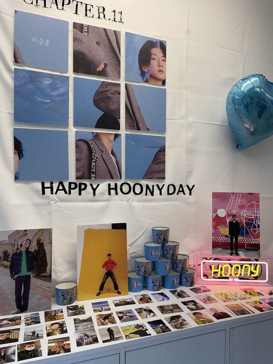 hoon_0111_'s tweet photo. 카페에 예쁜 사진들이 많아서 보는내내 눈이 행복했어요 ㅠㅠ!! 오뜨 가방이랑 미니 응원봉까지 당첨돼서 너무 좋았는 ..🫶🏻 예쁜 카페 열어주셔서 감사합니다! 좋은시간 보내고 왔어요🤍
#매일_더_새로워져_훈이_모든_게_말야 #HAPPYHOONYDAY https://t.co/CrZX5OadJf
