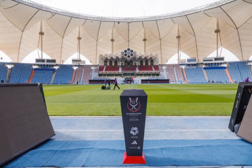The Match Day..

🗓 الأربعاء 11 يناير 2023
⏰ 10:00 🇸🇦pm
⏳9:00 🇱🇾pm
🏆 كأس السوبر الإسباني
⚽️ ريال مدريد 🆚 فالنسيا
🏟 ستاد الملك فهد الدولي
📺 SSC SPORT
🎙️ فهد العتيبي 
#HalaMadridYNadaMas 
Good luck Madridistas ..💫🫶🏻🤍👑