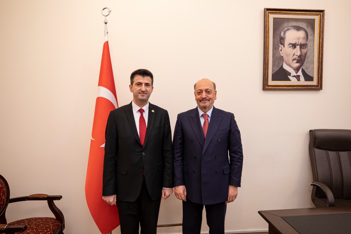 HasanIk81624107's tweet photo. Sayın @celebimehmeta Vekilim Biz Şirket İşçisi Zabıtaların (Taşeron Zabıta) "Asıl Kadro" mücadelemizle ilgili olarak Sayın @vedatbilgn Bakanımıza Durumumuzla ilgili bilgileri aktarmışlardır. 14.000 ŞİRKET İŞÇİSİ ZABITA ADINA kendilerine ne kadar teşekkür etsek azdır. 🙏🙏🙏🇹🇷🇹🇷🇹🇷 https://t.co/euvJJiAk02