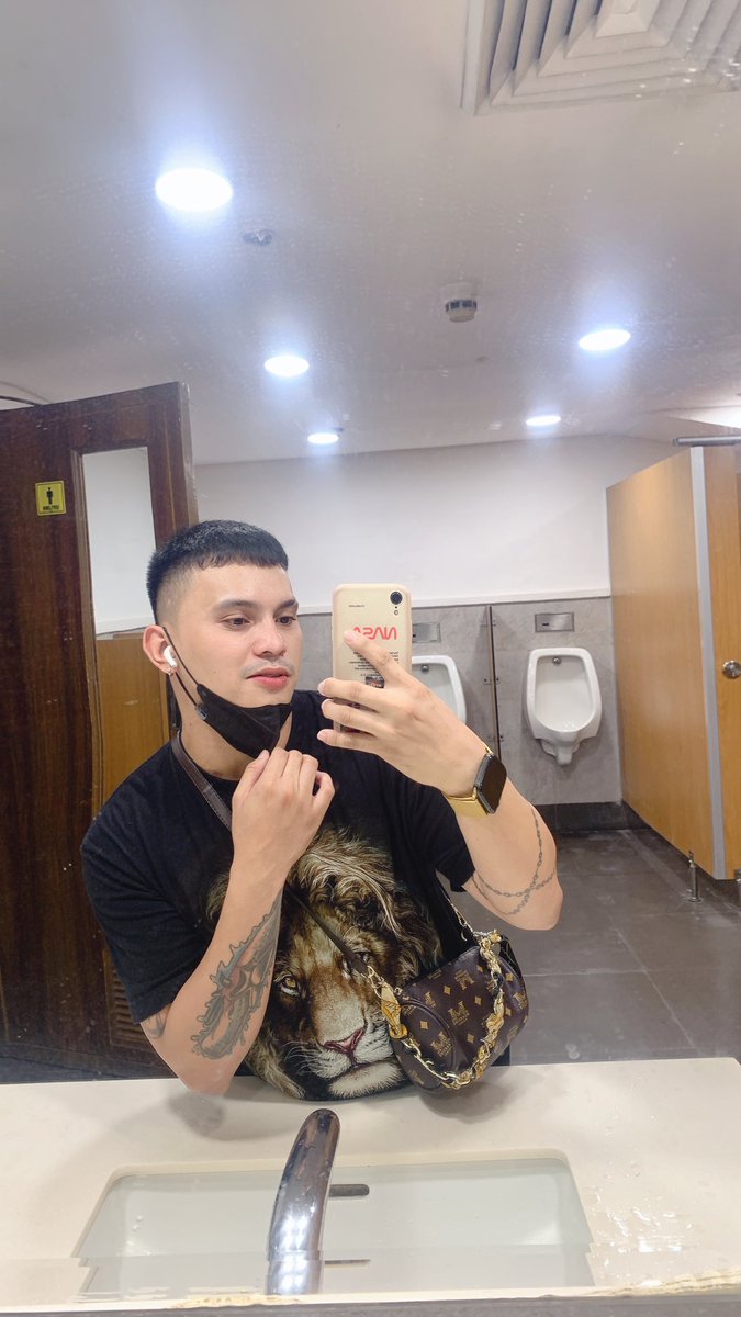 Cast5Carl's tweet photo. Pogi ba ako ?? https://t.co/KlXIxvZ2uL