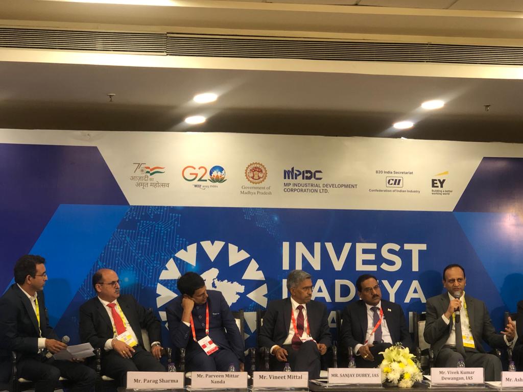 RECLindia's tweet photo. CMD, REC assured that despite the increase in #RepoRates, REC is keeping its financial solutions viable for all its borrowers with a special thrust towards Sustainable Energy for #REProjects increase has been 0.1%. 
#REC #RECLindia #OpportunitiesInRESector
#GlobalInvestorsSummit https://t.co/MRlbL0PZFk