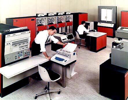 Breaking News! You are looking at recently taken photos of the FAA computer center as technicians work frantically to restore flight operations. 

#COBOL #flight #Flights #ground #groundstop #IBM #notam #system360
