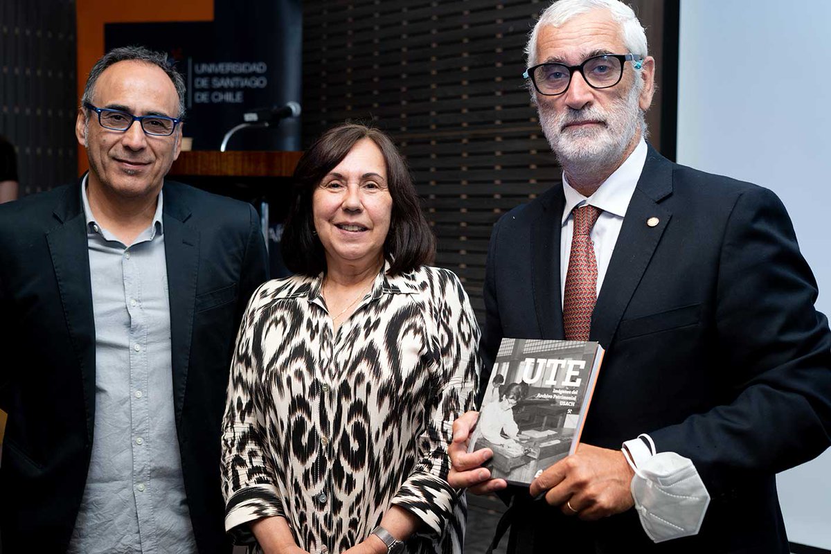 📍En el simposio “COVID-19 en Chile: Diagnóstico, Epidemiología y Ciencia Aplicada”, se reunieron destacadas/os investigadores y el representante de la OPS/OMS, Dr. Fernando Leanes, quienes destacaron los aportes de la <a href="/usach/">Universidad de Santiago de Chile</a> al manejo de la pandemia.

➡️bit.ly/3ZvtwR6