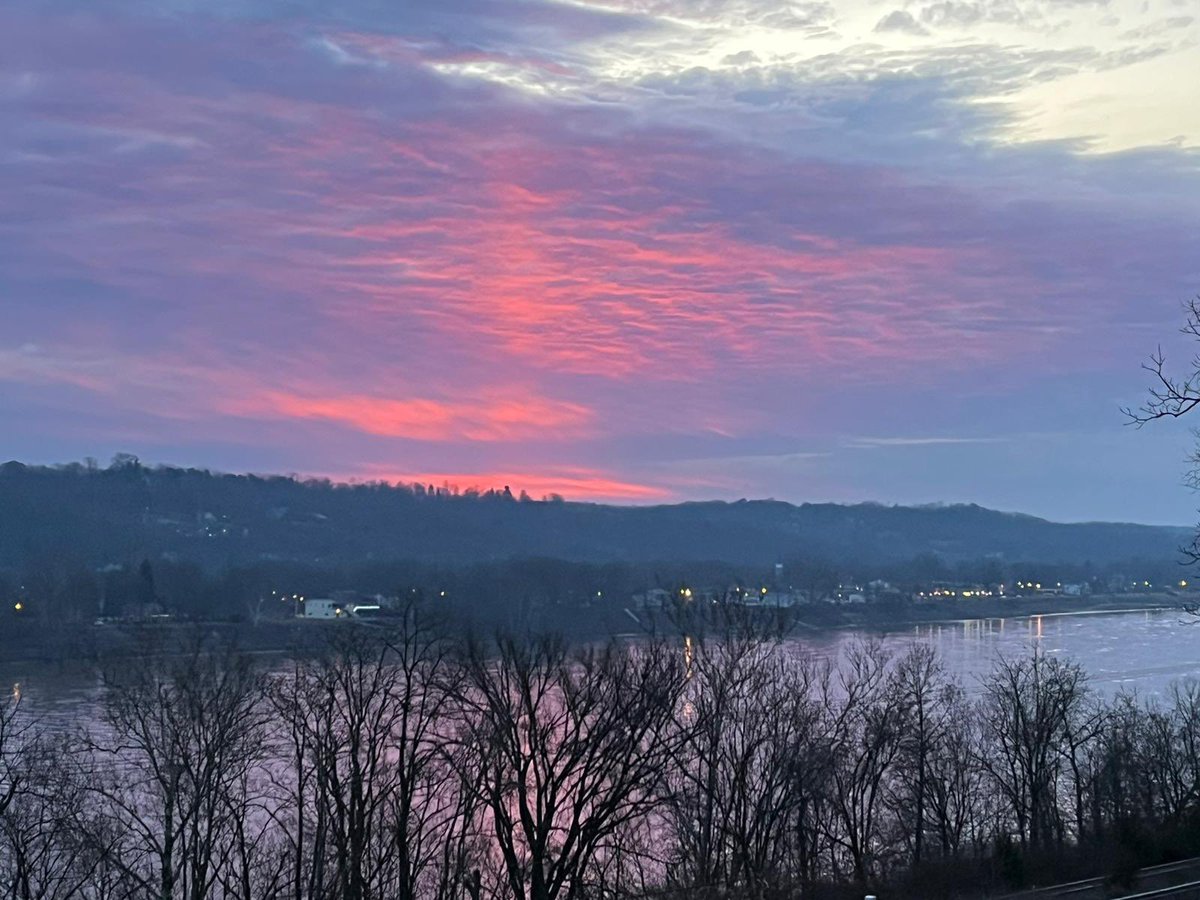 GOOD MORNING from the @ThomasMoreKY River Campus—the Biology Field Station.  STEM students, here’s a friendly reminder that the applications for our summer research internships are due Friday, February 03.  Here’s the link to apply: thomasmore.edu/academics/expl…. #MakeItMore