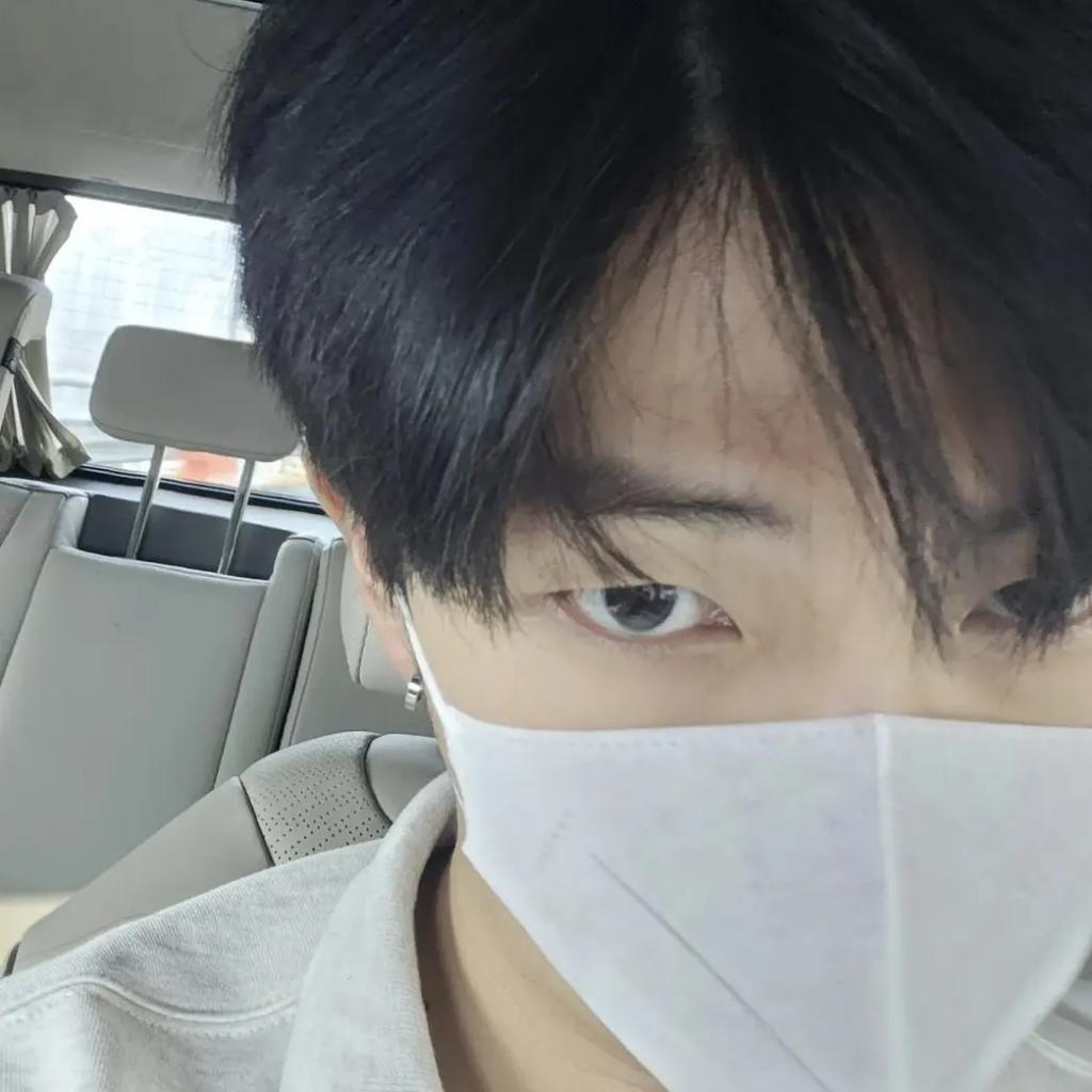 Iraqirmstan's tweet photo. [ أنستا || Insta ] 🦋💜
-
تحديث أرإم في حسابهِ على الأنستقرام

-
‌#RM⁩ ‌#방탄소년단RM⁩ ‌#김남준⁩ ‌#방탄소년단알엠⁩ ‌@BTS_twt⁩ `☆ ‌#iraqirmstan⁩ ☆´ https://t.co/puEKe3U5Ph
