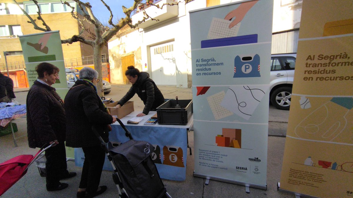 Avui podeu trobar-nos per Torrefarrera. Posarem el nostre punt informatiu al parc infantil, Passatge del Parc. Farem enquestes i resoldrem els dubtes que tingueu sobre reciclatge.  <a href="/SegriaResidus/">Segrià Residus</a> <a href="/AjTorrefarrera/">AjTorrefarrera</a> #CompromisSegrià #TerradePonent #RecollidaSelectiva #Reciclatge
